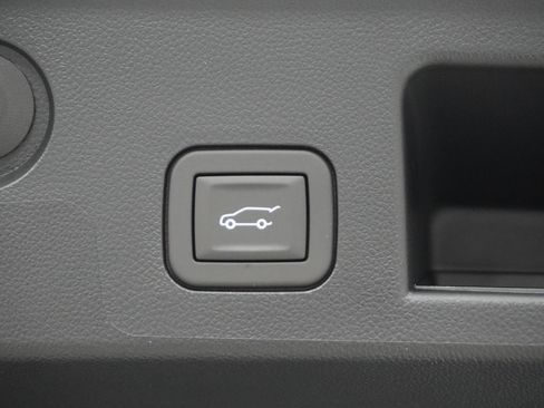 New 2026 Chevrolet Equinox ACTIV w/ Convenience Package III FWD image 7