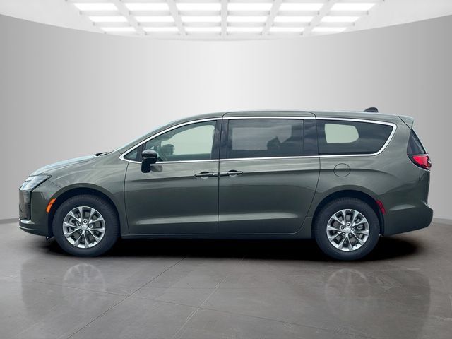 New 2027 Chrysler Pacifica Select AWD/4WD image 4