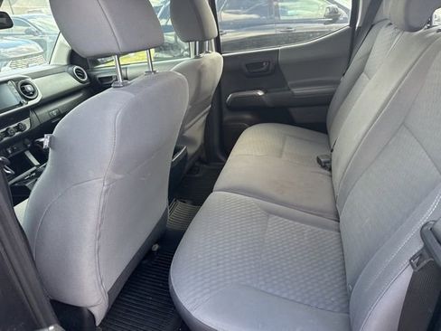 Used 2020 Toyota Tacoma SR5 image 9