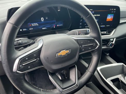 Used 2025 Chevrolet Equinox LT image 28