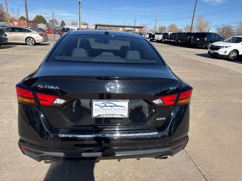 Used 2021 Nissan Altima 2.5 SV w/ SV Premium Package image 4