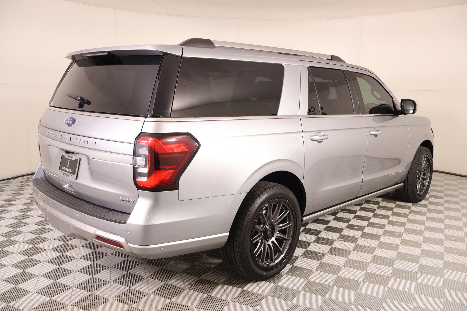 Used 2024 Ford Expedition Max Platinum AWD/4WD image 22
