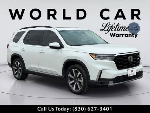 Used 2023 Honda Pilot Touring image 1