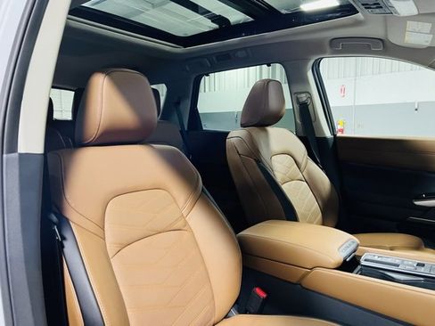 New 2025 Nissan Pathfinder Platinum image 38