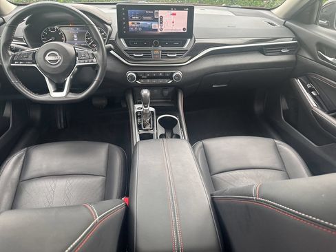 Used 2023 Nissan Altima 2.5 SR w/ SR Premium Package FWD image 39