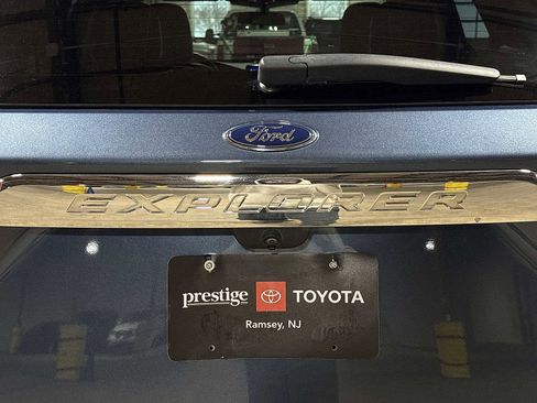 Used 2020 Ford Explorer XLT w/ Equipment Group 202A image 28