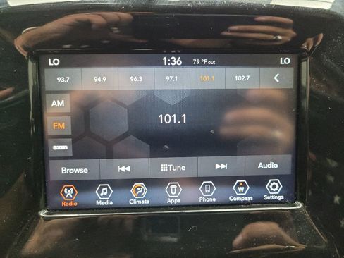 Used 2019 Jeep Compass Latitude FWD image 25