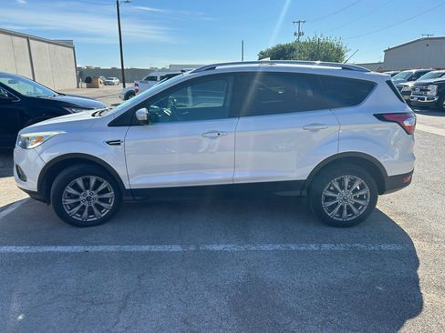 Used 2017 Ford Escape Titanium image 5