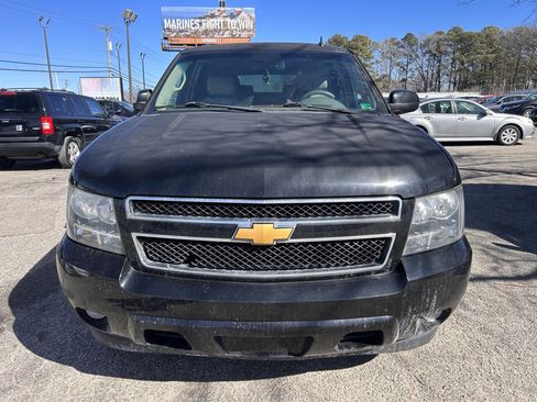 Used 2014 Chevrolet Suburban LT image 3