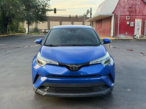 Used 2018 Toyota C-HR XLE FWD image 3