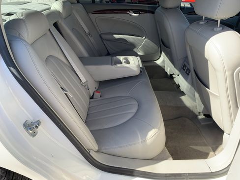 Used 2008 Buick Lucerne CXL image 28
