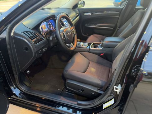 Used 2023 Chrysler 300 Touring w/ Sport Appearance Package RWD image 11