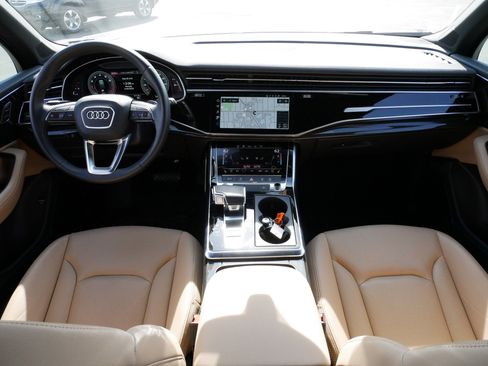 Used 2022 Audi Q7 Premium Plus image 10