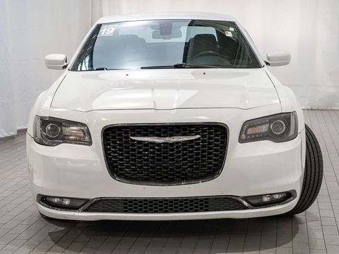 Used 2019 Chrysler 300 S image 2