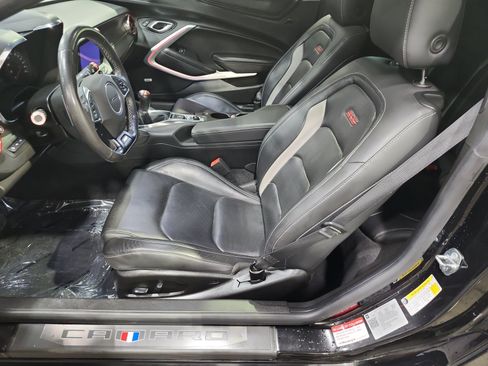 Used 2019 Chevrolet Camaro SS RWD image 17