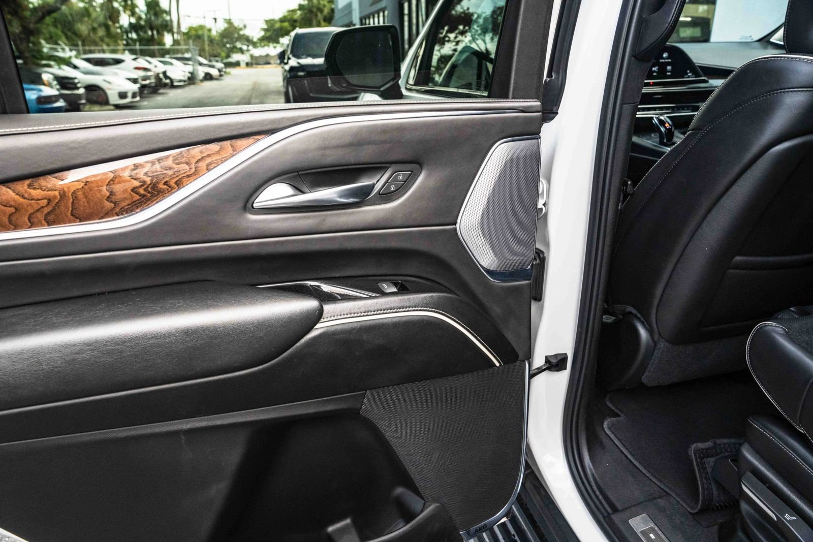 Used 2021 Cadillac Escalade Sport Platinum w/ LPO, ONYX Package AWD/4WD image 27