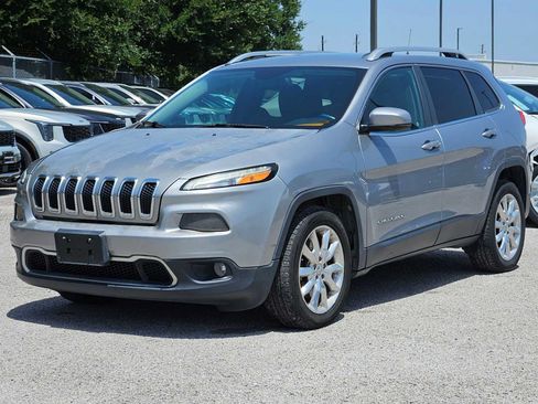 Used 2016 Jeep Cherokee Limited FWD image 10