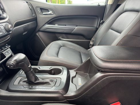 Used 2021 GMC Canyon AT4 w/ Driver Alert Package AWD/4WD image 16