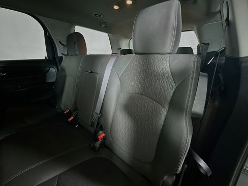 Used 2015 GMC Acadia SLE image 22