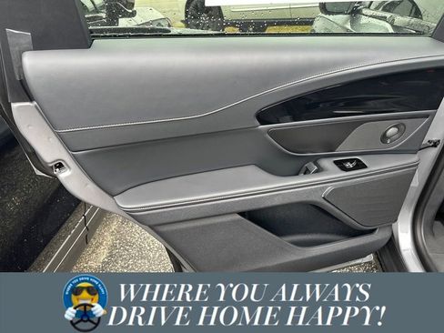 New 2024 Lincoln Nautilus Premier w/ Equipment Group 102A image 20