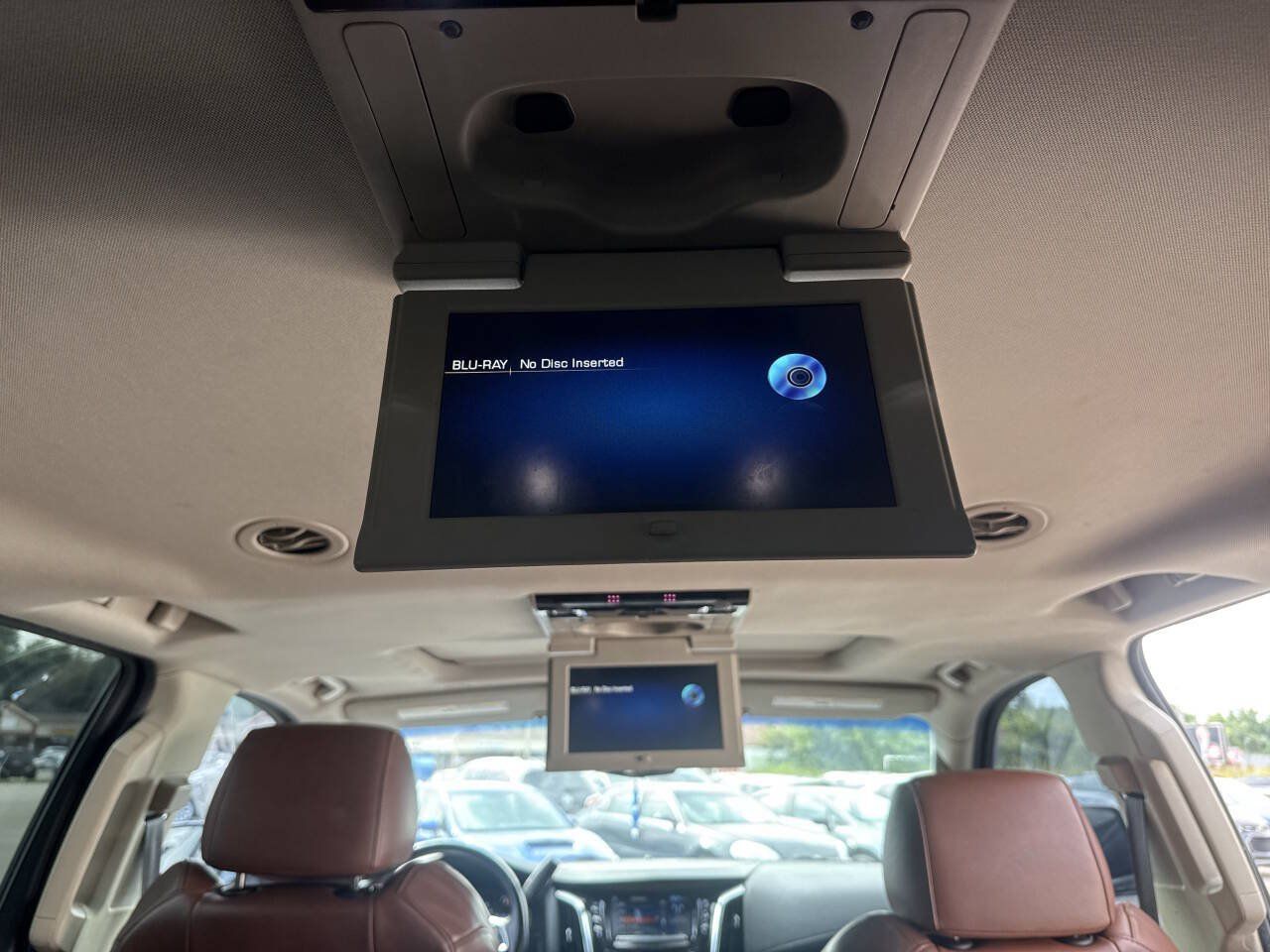 Used 2017 Cadillac Escalade ESV Luxury RWD image 23