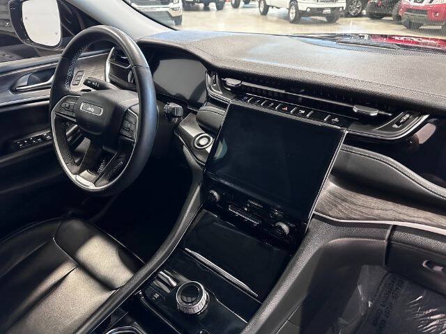 Used 2023 Jeep Grand Cherokee 4WD 4xe image 14