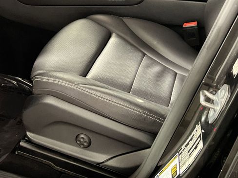 Used 2020 Mercedes-Benz GLC 300 4MATIC image 14