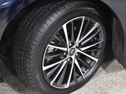 Used 2024 Lexus ES 350 w/ Premium Package image 11