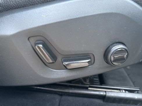 Certified 2025 Volvo XC60 B5 Plus image 42