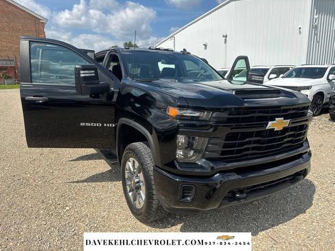 Used 2024 Chevrolet Silverado 2500 Custom w/ Custom Value Package AWD/4WD image 17