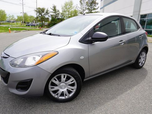 Used 2011 MAZDA MAZDA2 Sport image 3