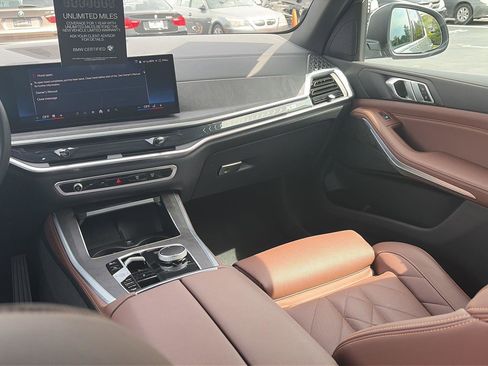 Certified 2024 BMW X5 xDrive40i w/ Parking Assistance Package AWD/4WD image 18