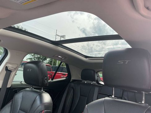 Used 2023 Buick Envision Essence w/ Technology Package I AWD/4WD image 32
