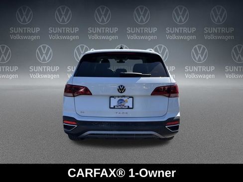 Used 2024 Volkswagen Taos SE image 4