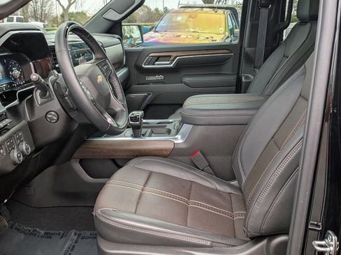 Certified 2025 Chevrolet Silverado 1500 High Country image 16