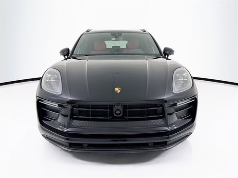 New 2026 Porsche Macan image 6