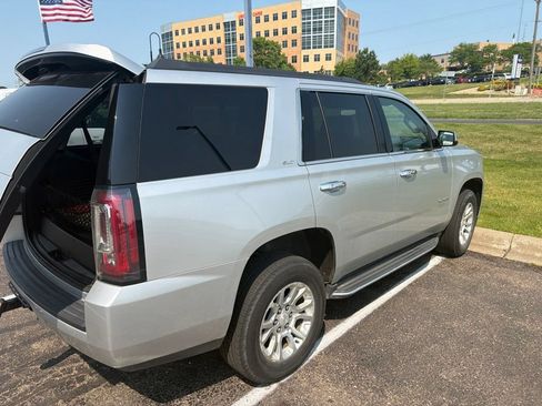Used 2017 GMC Yukon SLT AWD/4WD image 6
