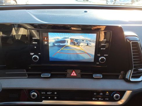 Used 2023 Kia Sportage LX image 10