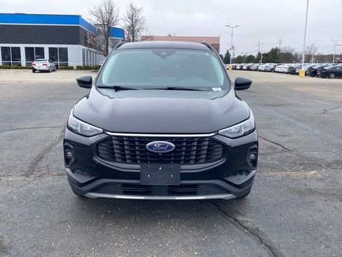 Used 2024 Ford Escape Platinum image 2