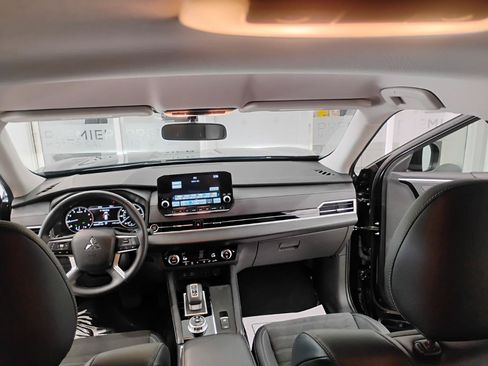 Used 2024 Mitsubishi Outlander SE FWD image 57