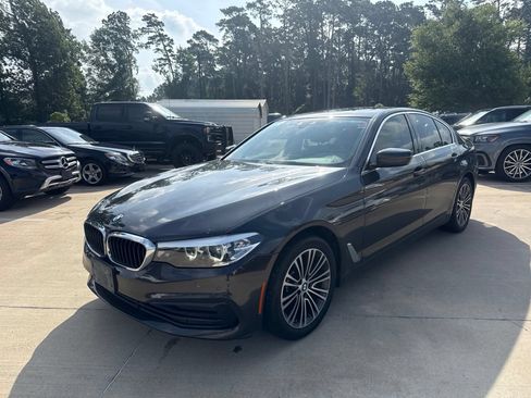 Used 2020 BMW 530i w/ Convenience Package RWD image 8