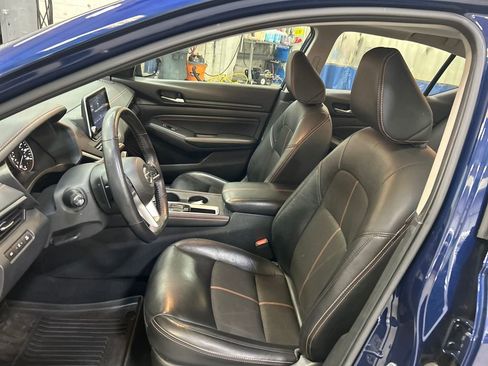 Used 2021 Nissan Altima 2.5 SR w/ SR Premium Package image 29