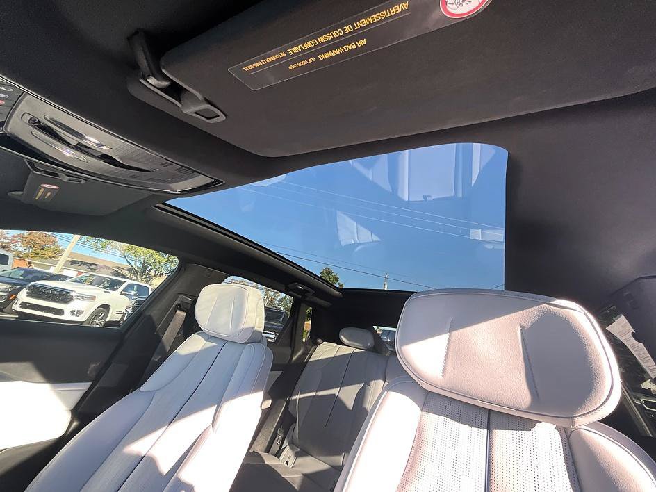 Used 2025 Cadillac Lyriq Sport AWD/4WD image 29