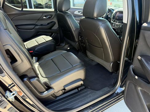 Used 2020 Chevrolet Traverse LT w/ LT Premium Package AWD/4WD image 20