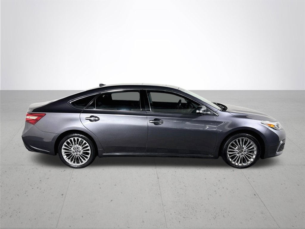 Used 2016 Toyota Avalon Limited w/ Toyota Safety Sense Package FWD image 5