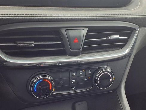 Used 2025 Buick Encore GX Preferred image 10