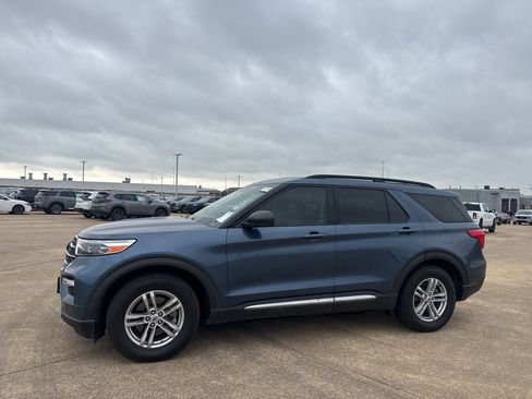 Used 2020 Ford Explorer XLT w/ Equipment Group 202A image 10