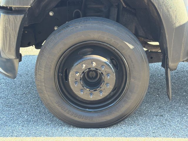 Used 2016 Ford F550 2WD Regular Cab Super Duty image 13