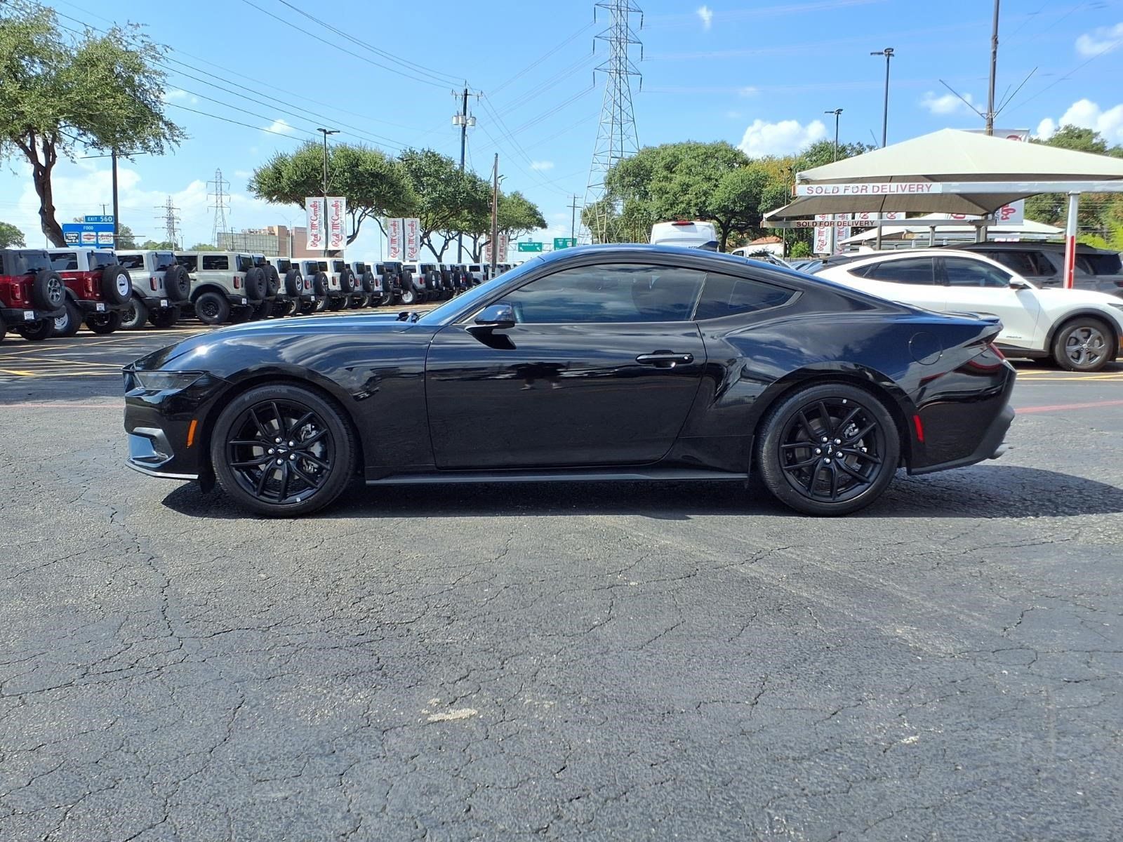 Certified 2025 Ford Mustang Coupe RWD image 9