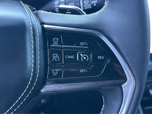 Used 2023 Jeep Grand Cherokee Overland w/ Rear Seat Video Group I image 23